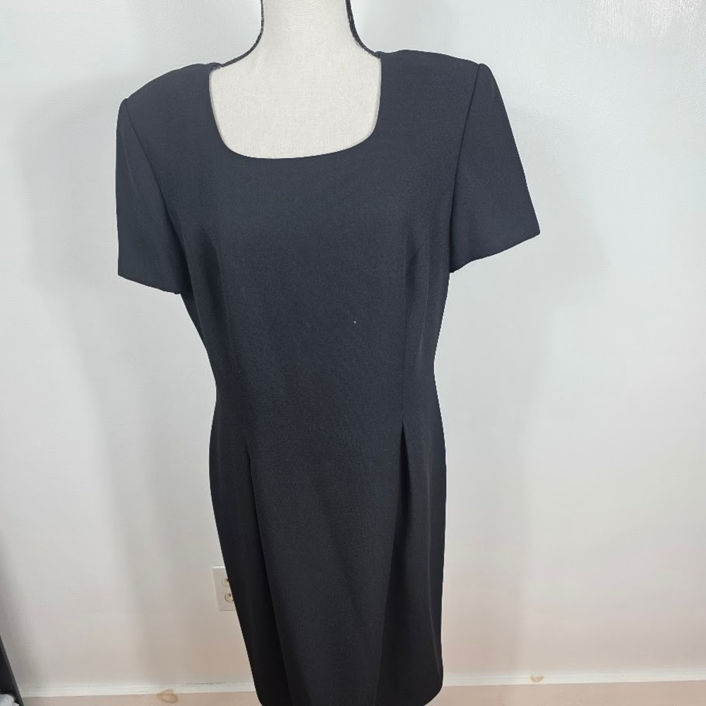 Maggy London Sheath Dress Women Size 12 Black Square Neck Short Sleeve Pleated
